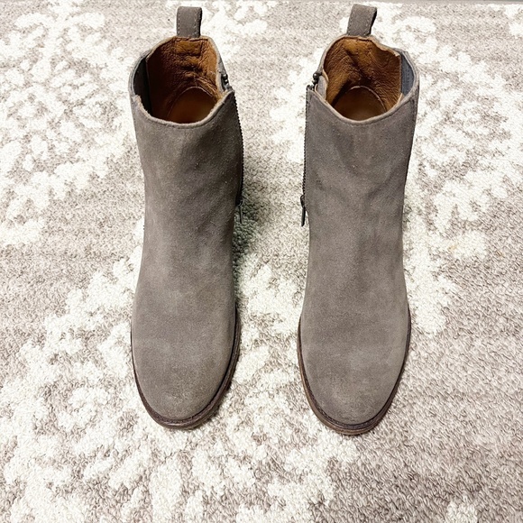 Frye Alton Chelsea Grey Suede Bootie Boot, Women’s size 7, stacked heel - Picture 3 of 10